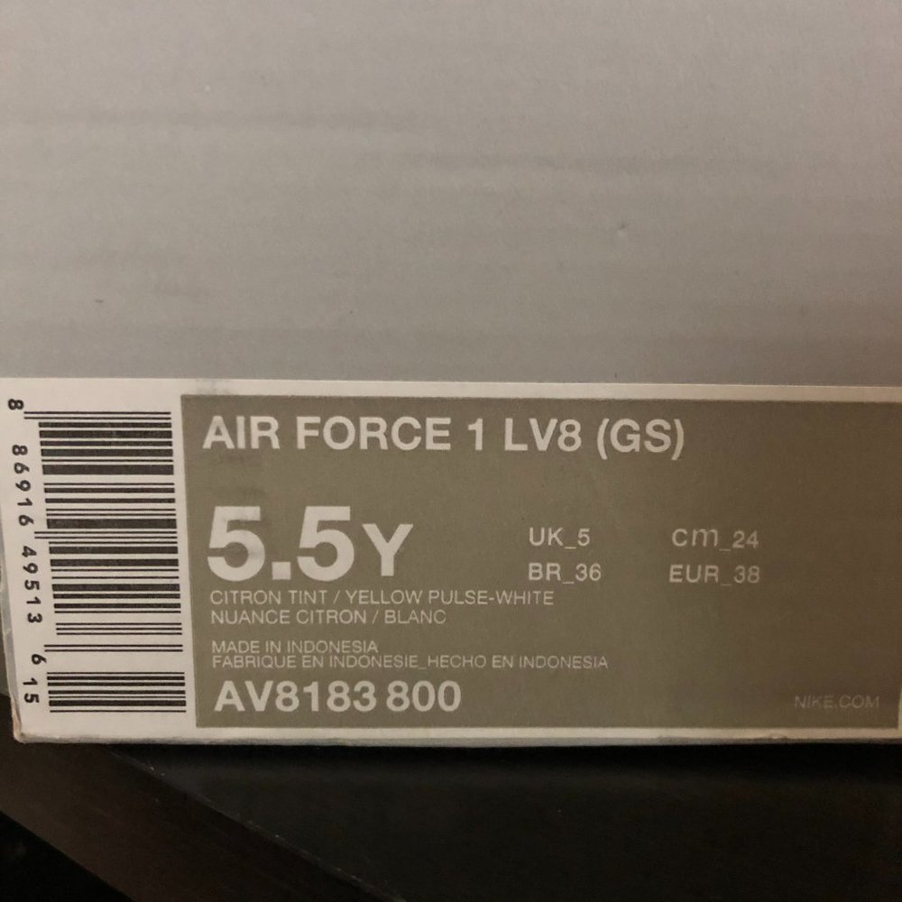 Nike Air Force 1 LV8 - Picture 9 of 9